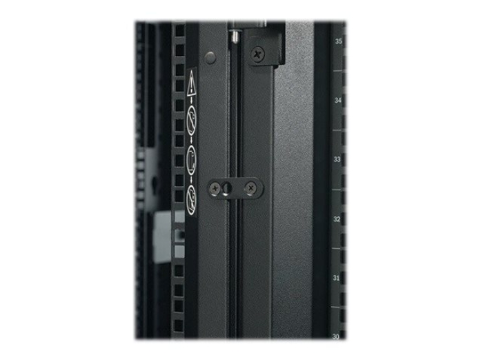 Bild på APC NetShelter SX Enclosure